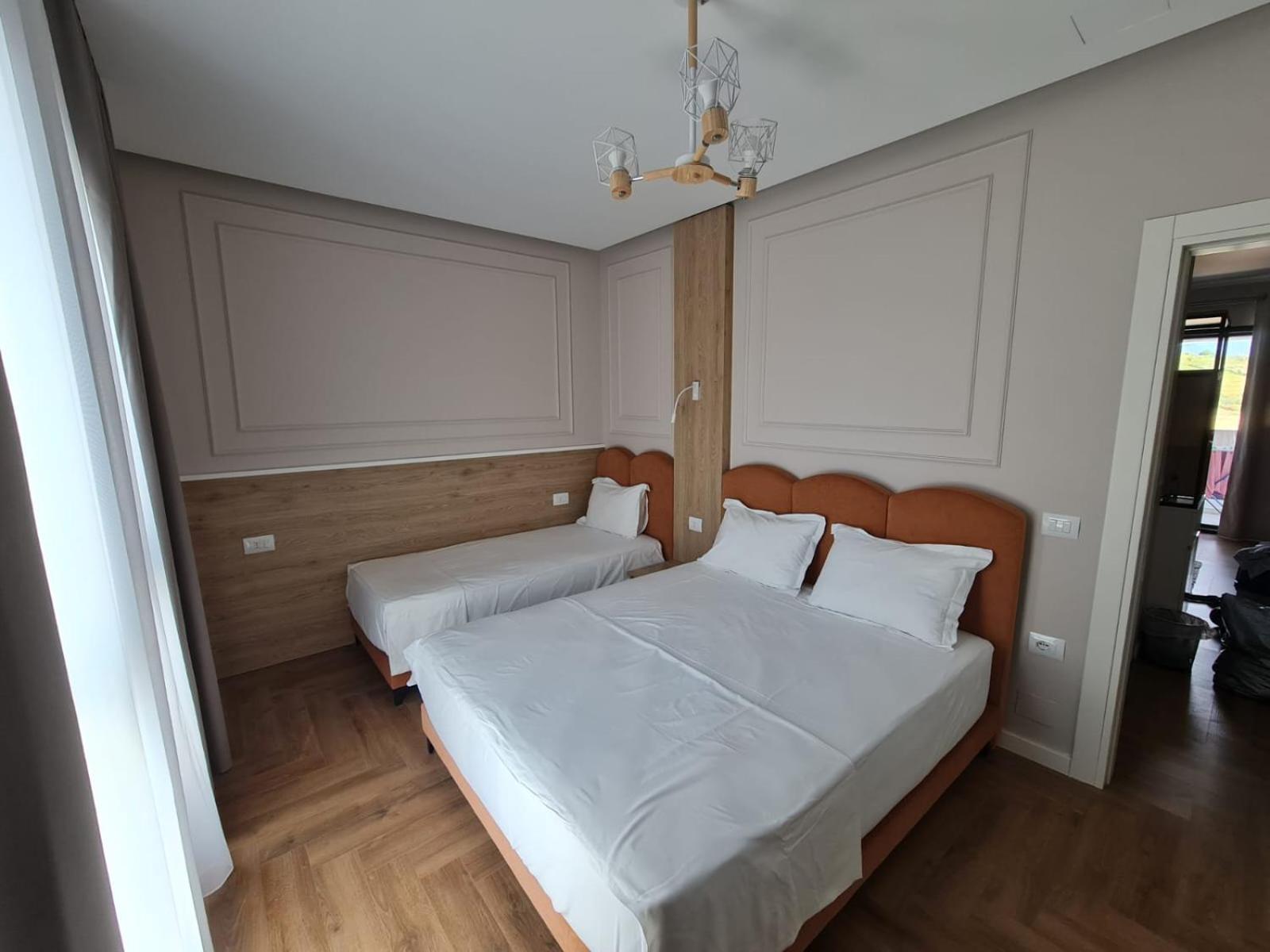 B&B Champagne, Vlore Bay Radhimë Dış mekan fotoğraf