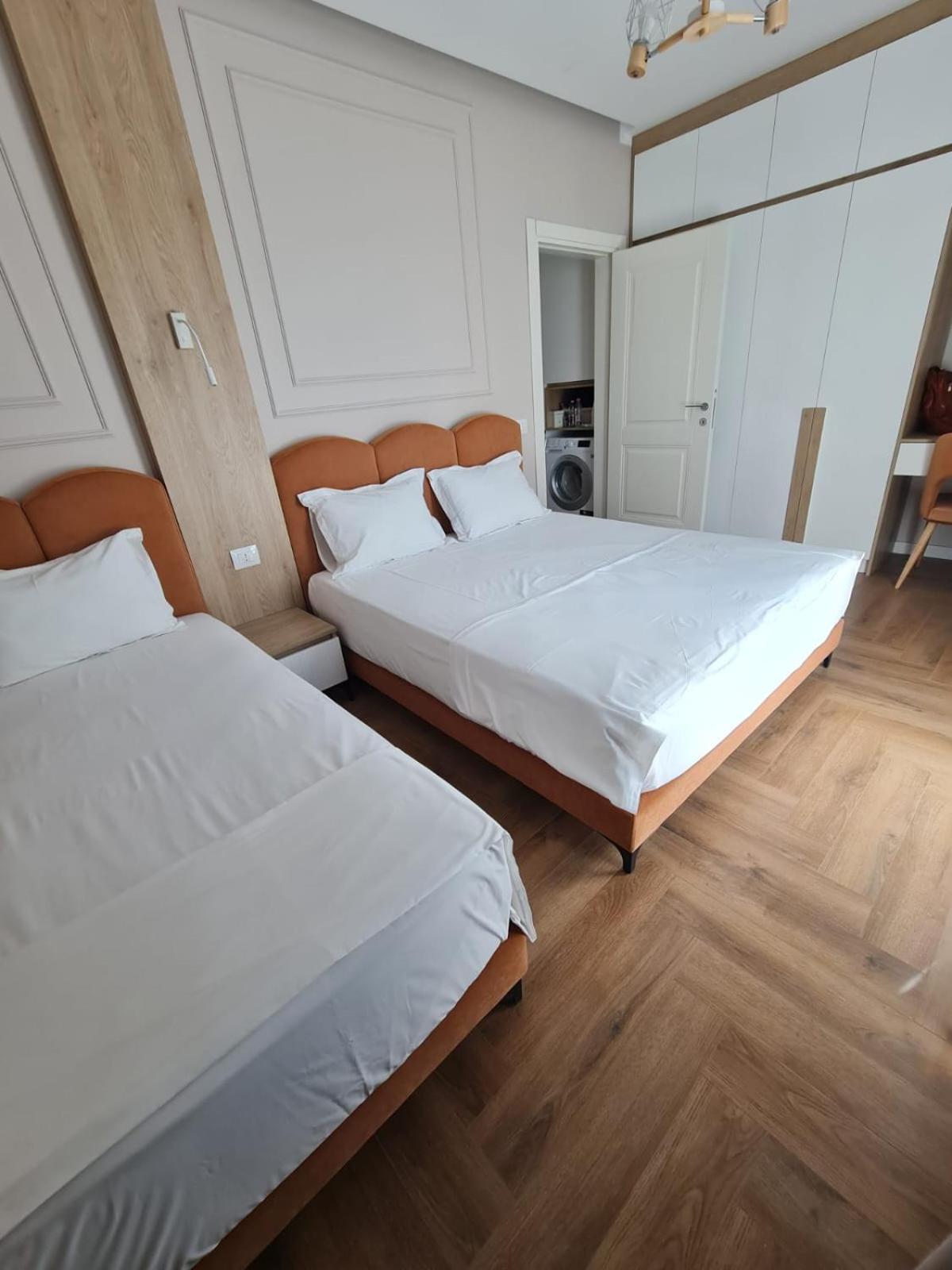 B&B Champagne, Vlore Bay Radhimë Dış mekan fotoğraf