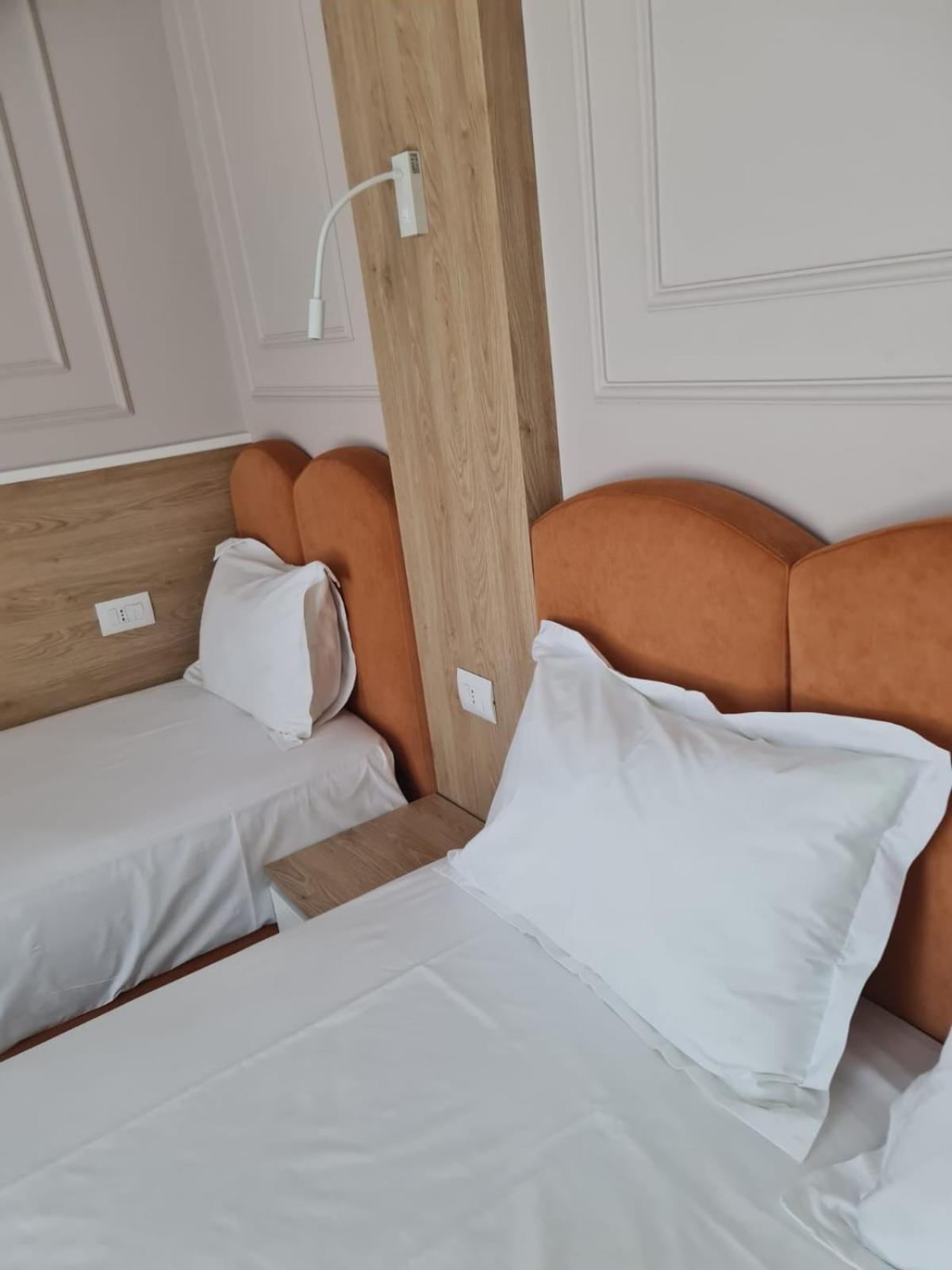 B&B Champagne, Vlore Bay Radhimë Dış mekan fotoğraf
